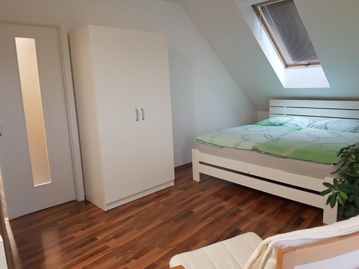 Apartman V Aleji Slavkov u Brna Buitenkant foto