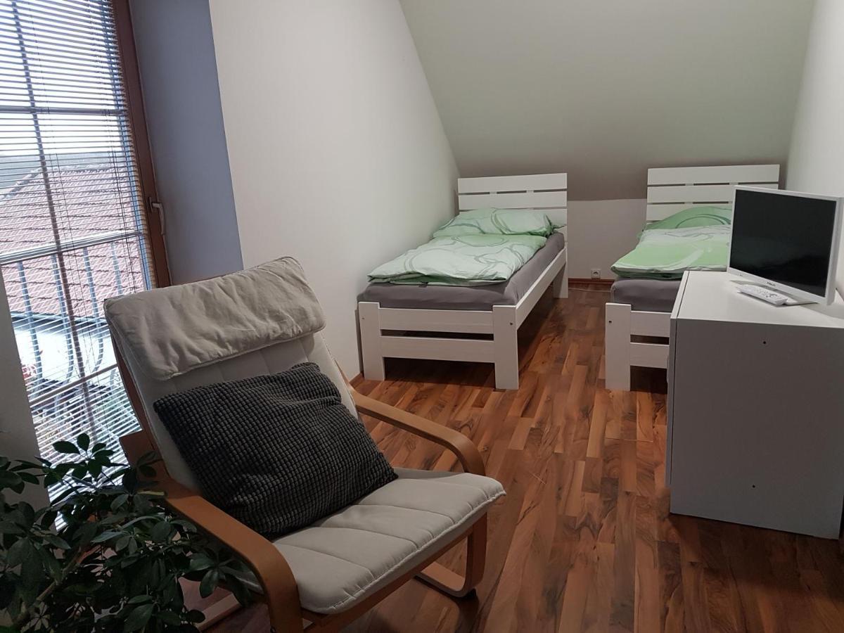 Apartman V Aleji Slavkov u Brna Buitenkant foto