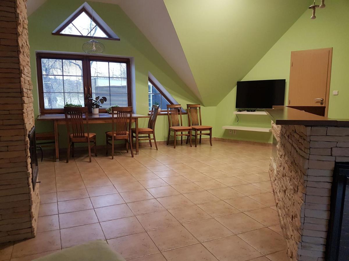 Apartman V Aleji Slavkov u Brna Buitenkant foto